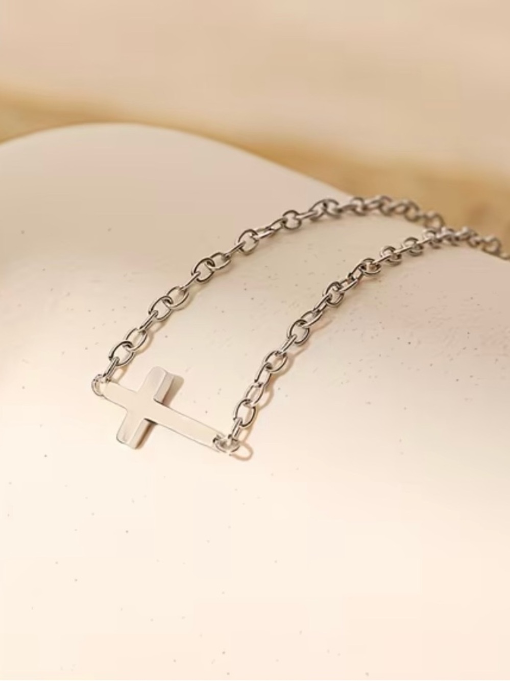 BNIB - Silver Cross Link Chain Necklace
